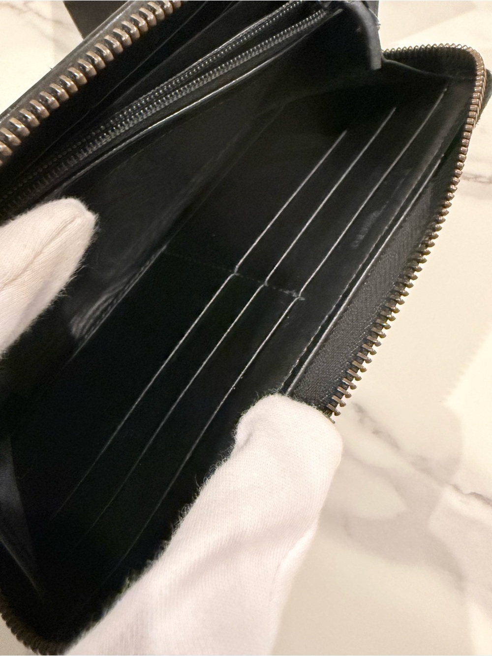 Gucci Marmont Zip Around Wallet - Picture 13 of 16